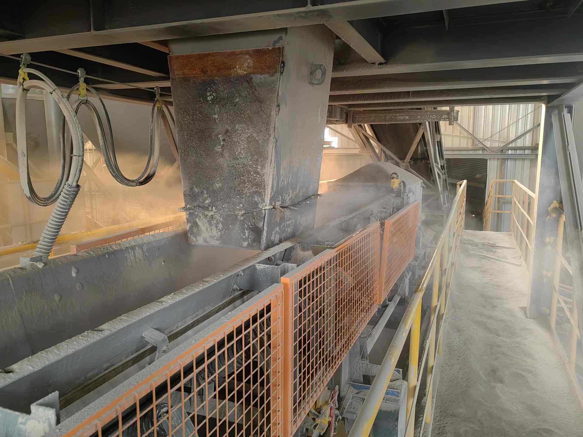 建筑垃圾堆料场高压喷雾降尘系统